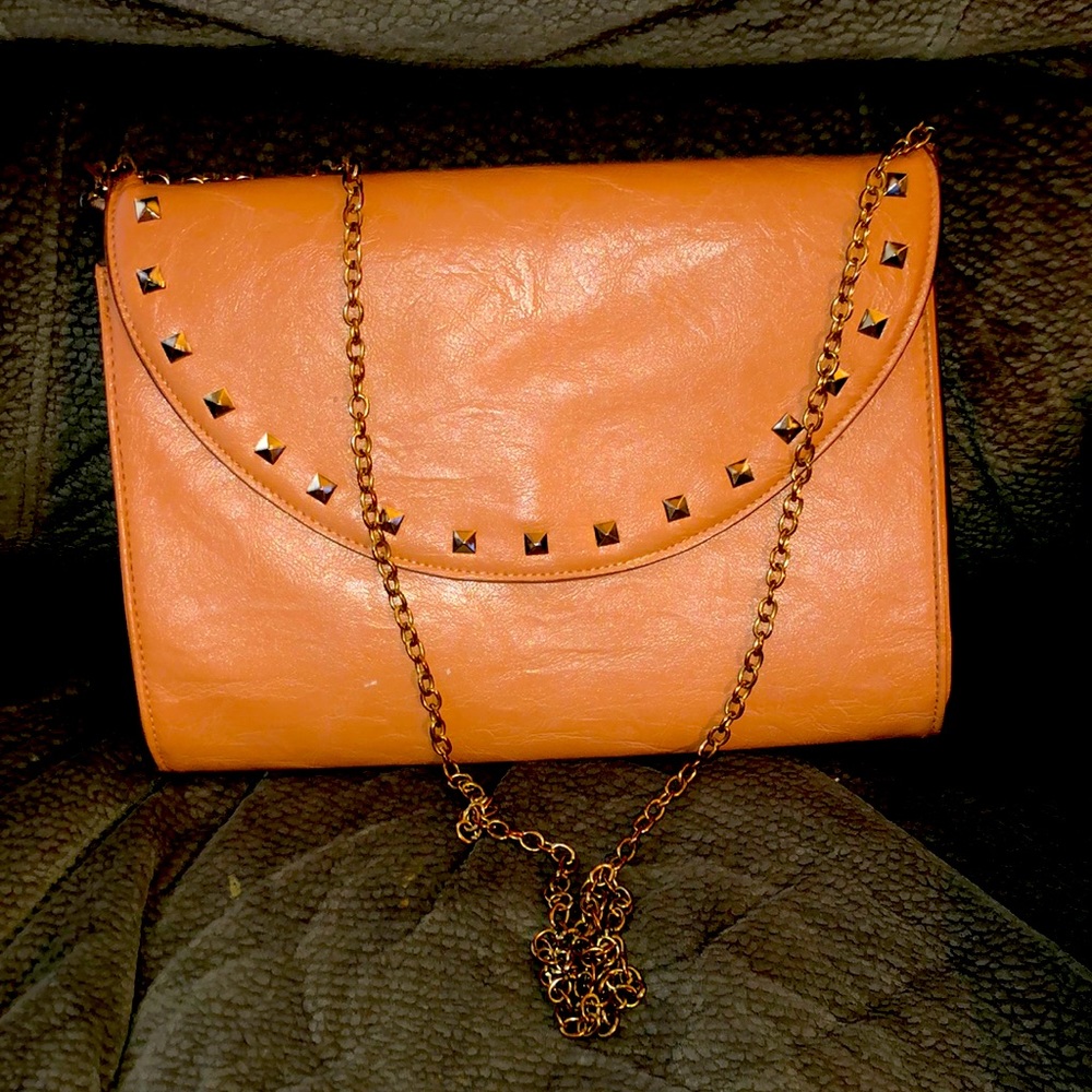 Clutch strap handbag